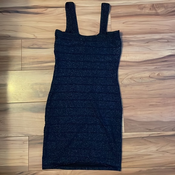 QED London form fitting sparkles navy dress - Picture 5 of 5